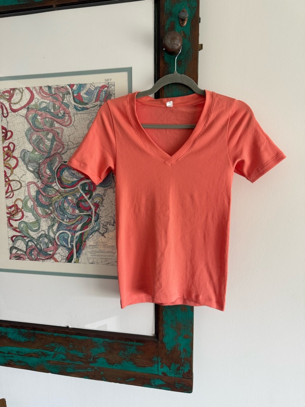Athleta | Coral ribbed short-sleeve V-neck workout shirt